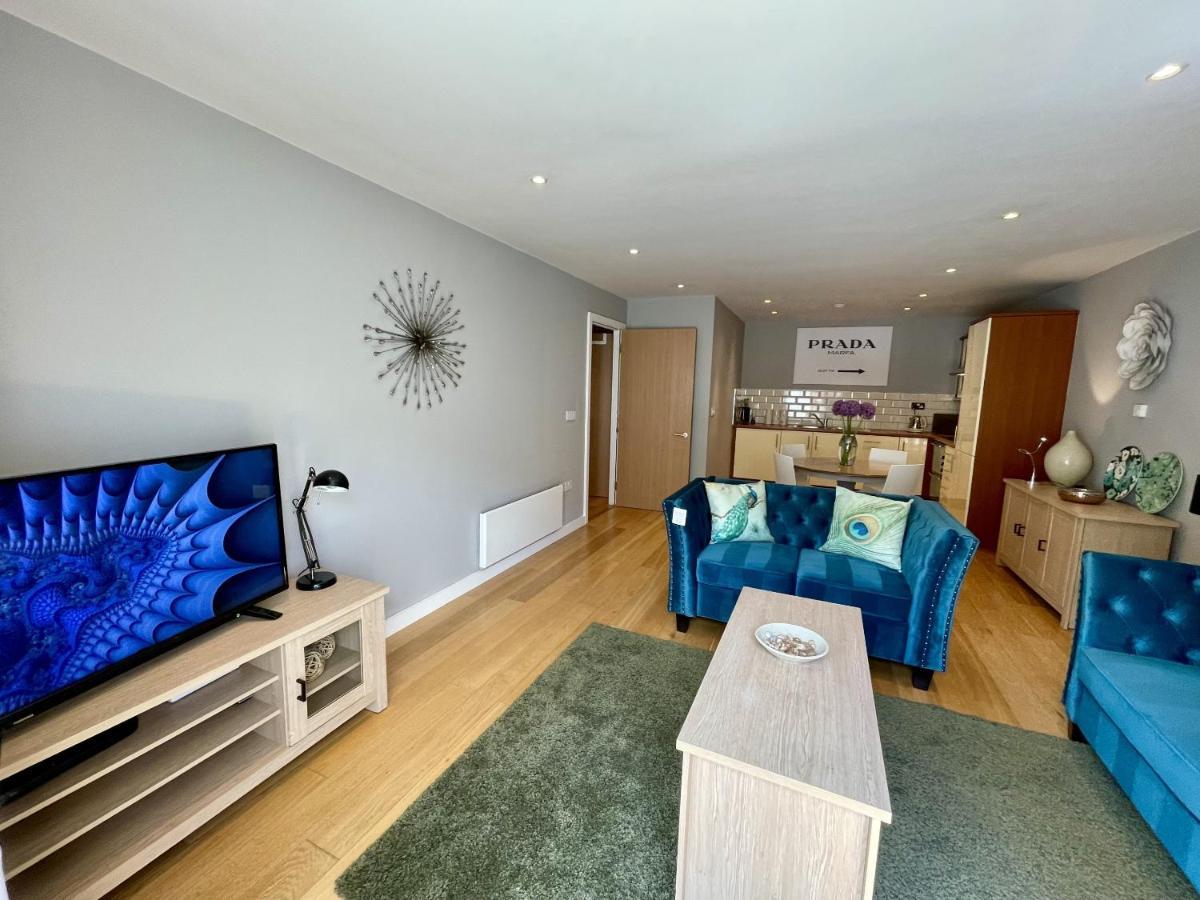 Stunning 2-Bed Town Centre Apartment - Hosted By Hutch Lifestyle Leamington Spa Exterior foto
