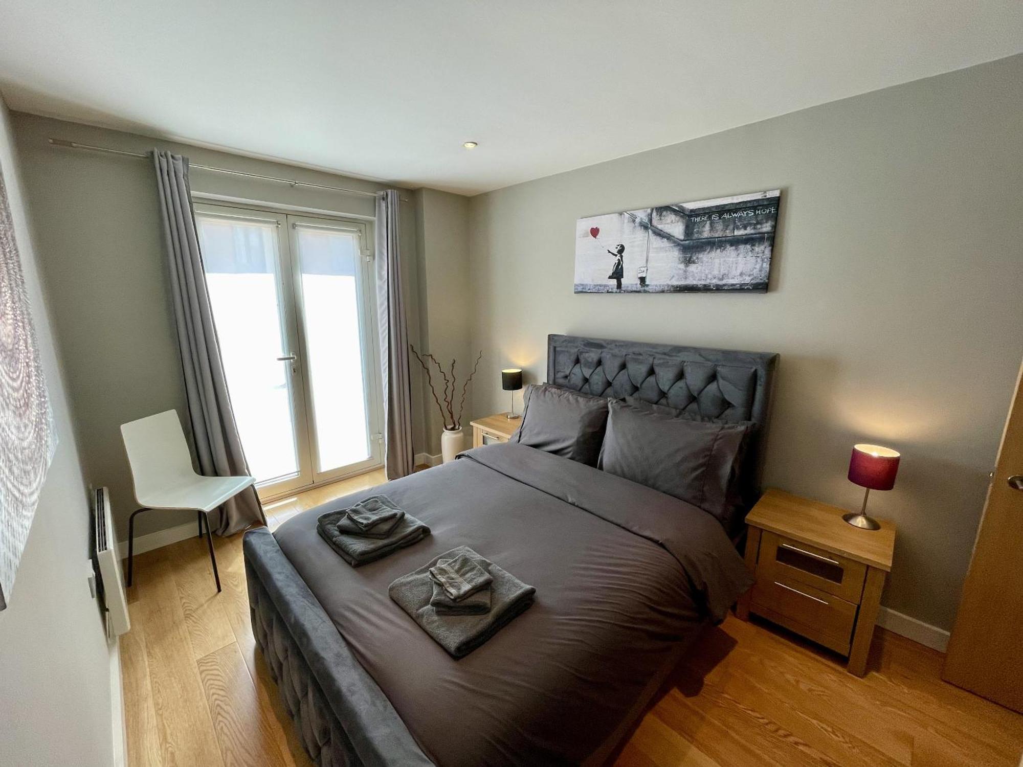 Stunning 2-Bed Town Centre Apartment - Hosted By Hutch Lifestyle Leamington Spa Exterior foto